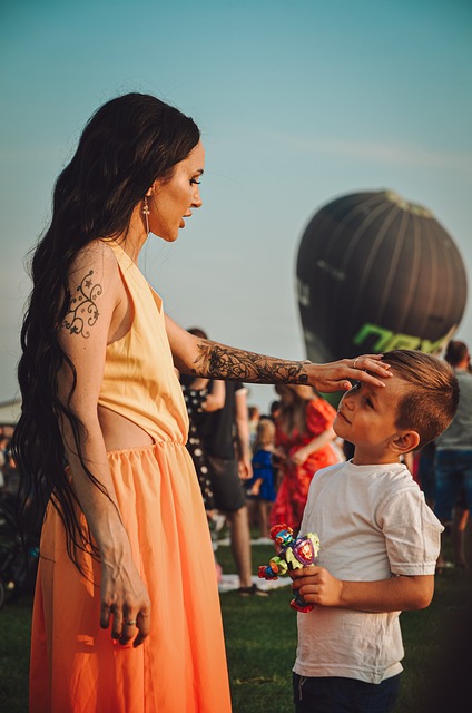 显示出她有 显示出她有